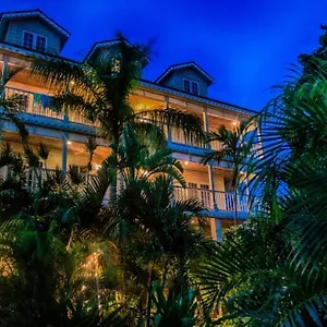 A Stone's Throw Away 4*, Nassau Bahamas